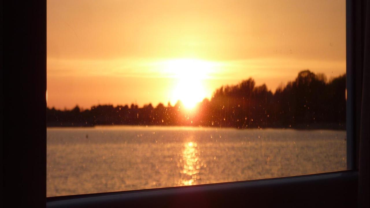 Hausboot Lagoon Щралзунд Екстериор снимка